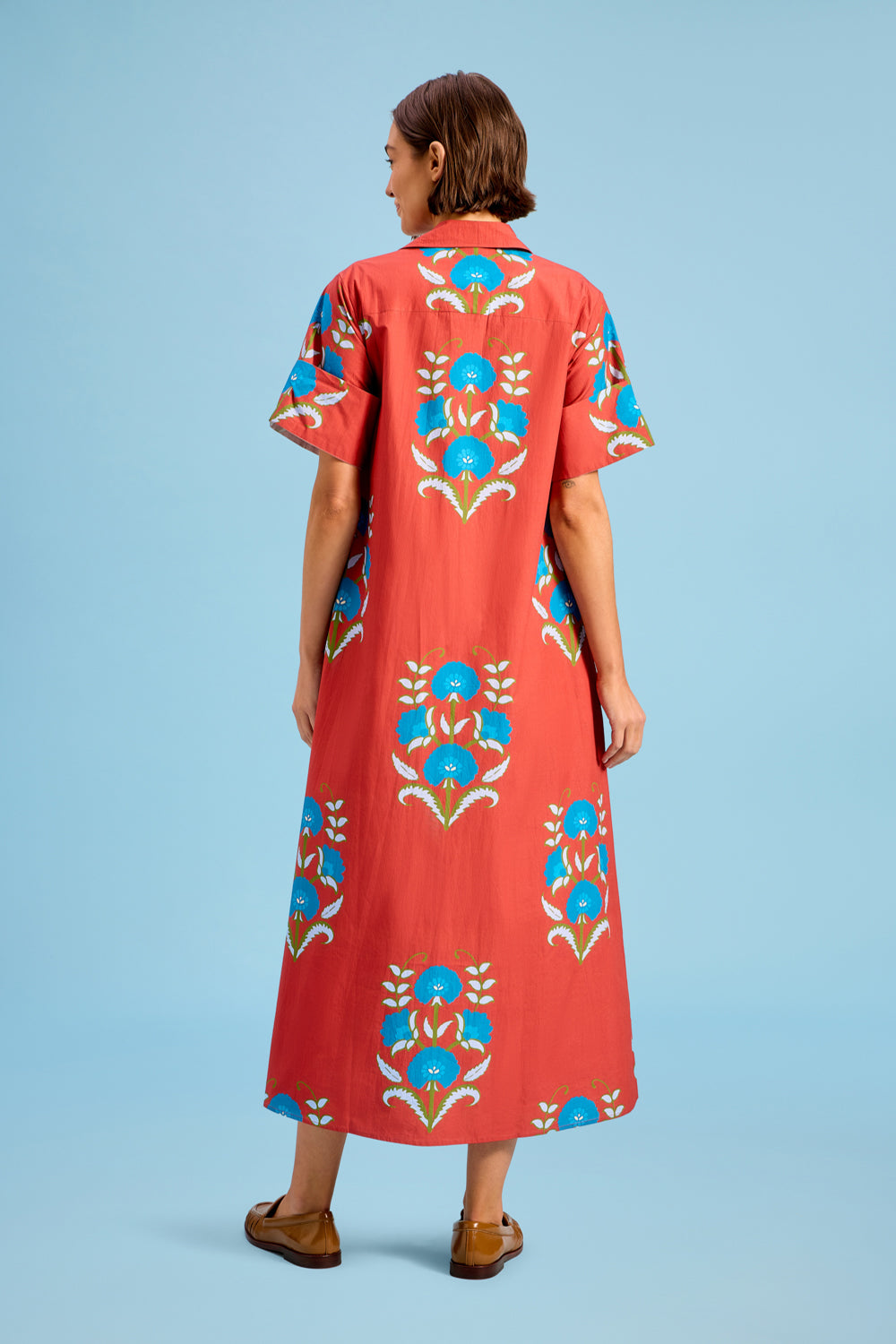 Livro Gibbons Dress in Cinnaleaf showing the printed fabric and collar.
