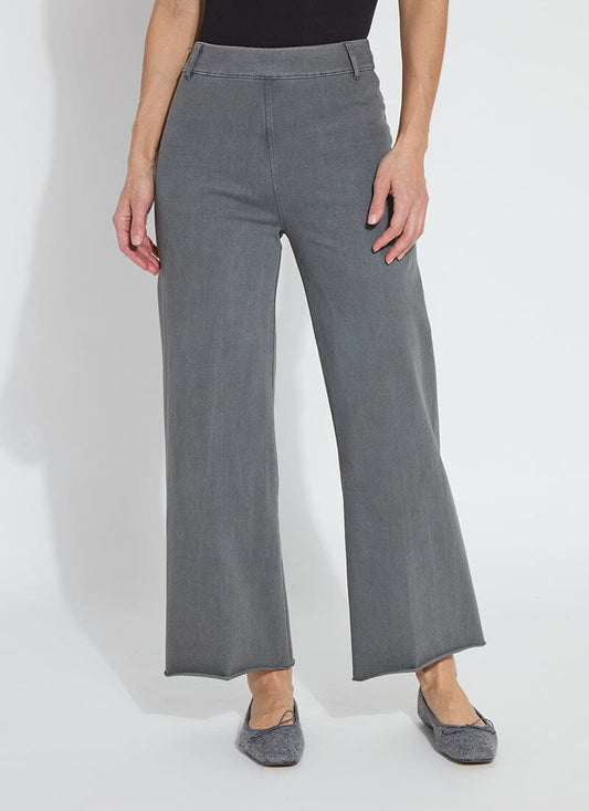Model wearing Lyssé Erin wide-leg denim in Antique Wash Charcoal, front view.